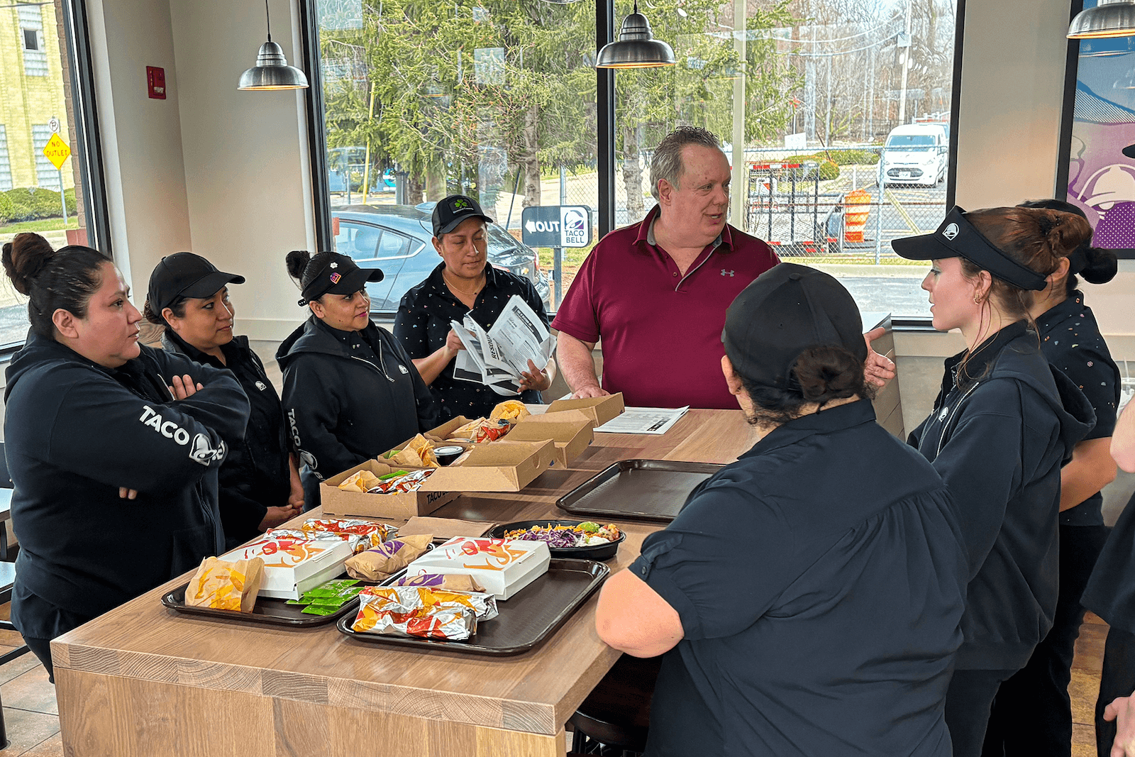 SHAMROCK EXPANDS CHICAGO SUBURB TACO BELL OPERATIONS